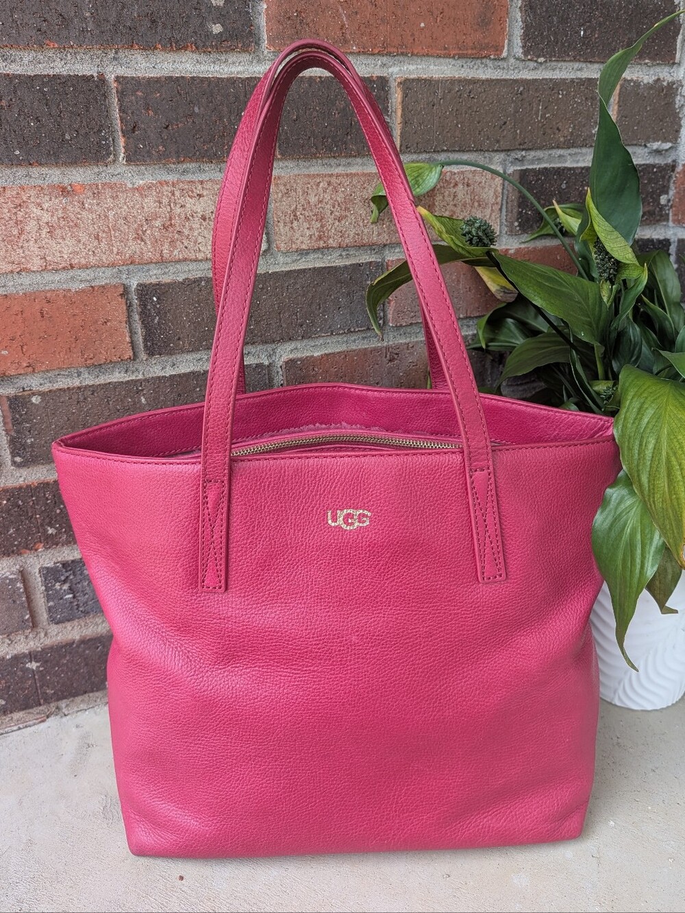 💞EUC UGG Australia Hot Pink Pebbled Leather Shoulder Tote Bag w/Removable Bag